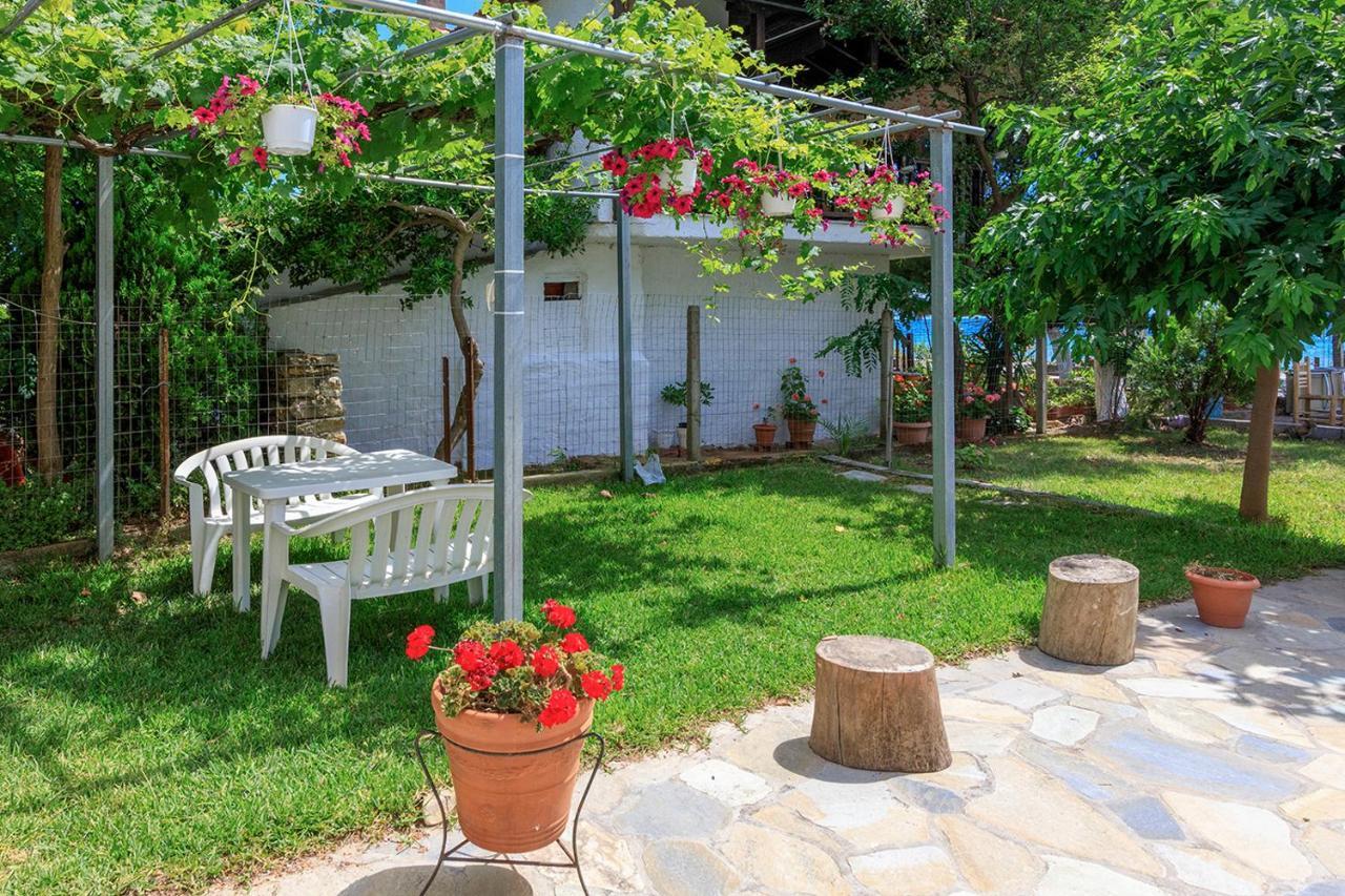 Agapitos Apartments Nikiti  Exterior foto